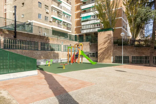 VIVIENDA ALQUILADA CON INQUILINOS SOLVENTES, NO SE PUEDE VISITAR. — 18