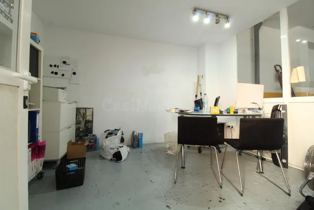 LOCAL COMERCIAL EN PALMA - ZONA PERE GARAU - foto 4