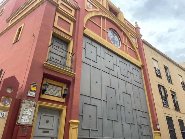 ¡ALQUILER DE APARTAMENTO EN EL CORAZÓN DEL CASCO ANTIGUO DE MÁLAGA! — 24