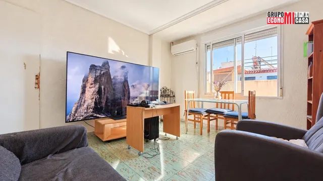 Vivienda de 3 dormitorios con balcón en Plaza Madrid, Elche (Alicante) — 15