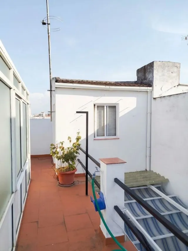 Casa Reformada en Montijo: Luminosa, con Placas Solares, Patio y Nave-Taller — 14
