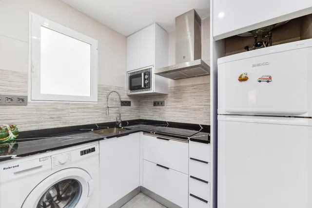 Apartamento de dos dormitorios a escasos 150 metros de la playa del cura, en torrevieja — 14
