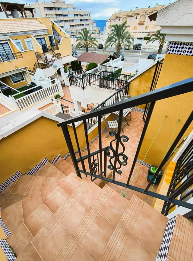 VENTA DE EXCLUSIVO BUNGALOW ÁTICO CON ESPECTACULAR TERRAZA — 31