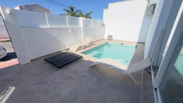 Estupendo Bungalow Planta Baja  con piscina Privada — 2