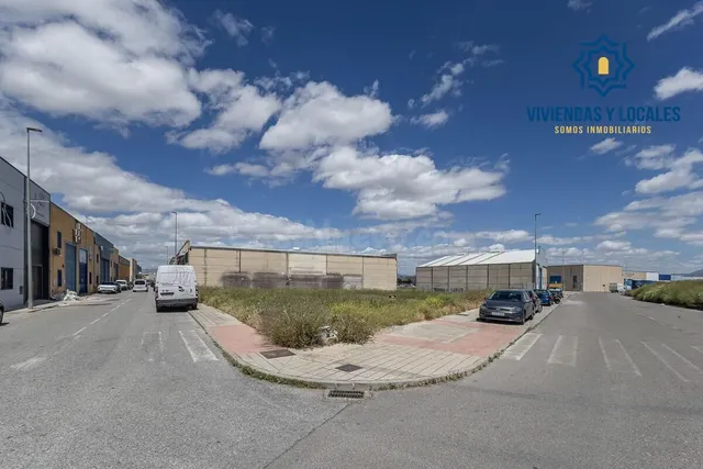 GRAN PARCELA EN ESQUINA CON 965 m2 Y 70 METROS DE FACAHADA,  - foto 3