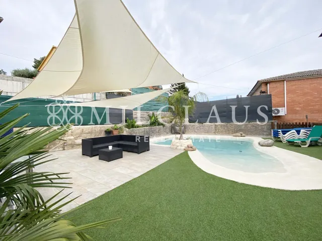 Casa o chalet independiente en venta en Calle d'Enric Morera — 18
