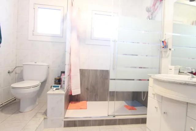 Casa a tres vientos con 4 habitaciones, amplio garaje y patio privado en el barrio de sant bernat — 21