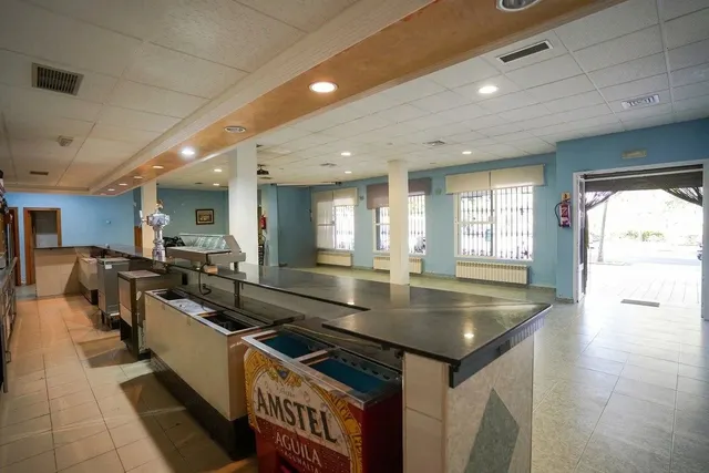 Local comercial de hostelería con gran terraza y salón de eventos en Guadiana. — 20