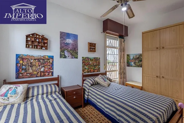 Gran casa con parcela y piscina en Cájar — 22