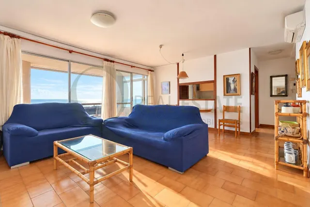 Vistas abiertas al mar y gran terraza en Cabo de las Huertas · 3 dormitorios y 2 baños — 10