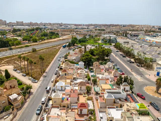 DÚPLEX CON SOLÁRIUM, JARDÍN, PISCINA Y JUNTO A C.C.HABANERAS/ CARREFOUR — 26