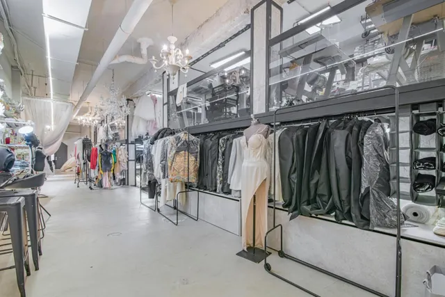 Se vende espectacular espacio comercial reformado en el corazón de Granada — 21