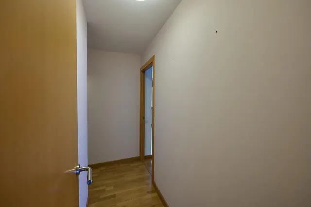PISO DE 3 HAB CON BALCÓN, PK, Trastero y Piscina Comunitaria — 34