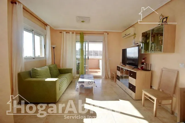 ¡Vistas al mar! Amplio, esquinero y alto en residencial con  - foto 3