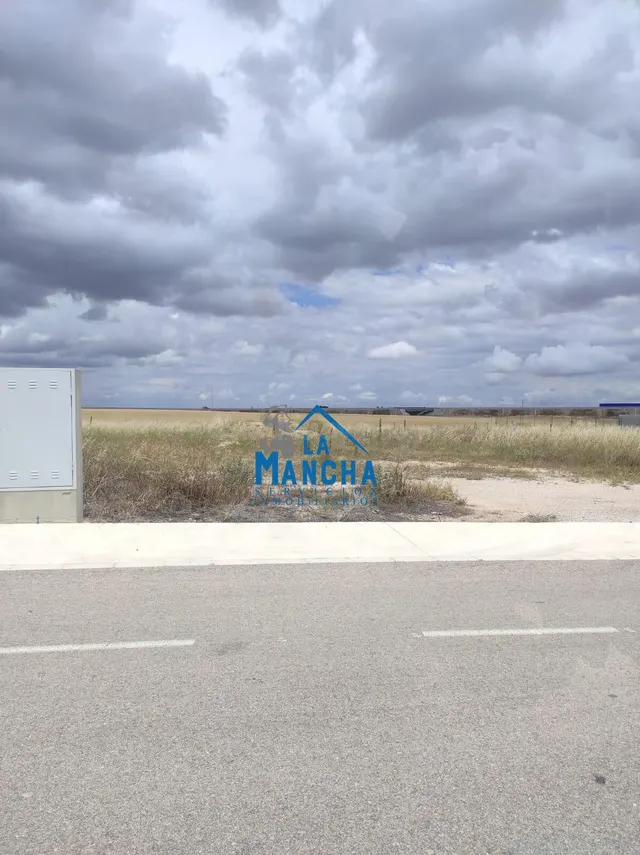 INMOBILIARIA LA MANCHA VENDE TERRENO URBANO EN LOS PRADOS - foto 3