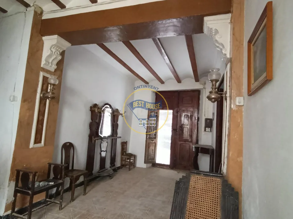 Oportunidad amplia casa de pueblo en Montesa para reformar a tu gusto