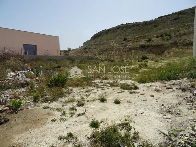 VENTA DE TERRENO INDUSTRIAL EN ASPE EN POLÍGONO, MUY BIEN UB - foto 5
