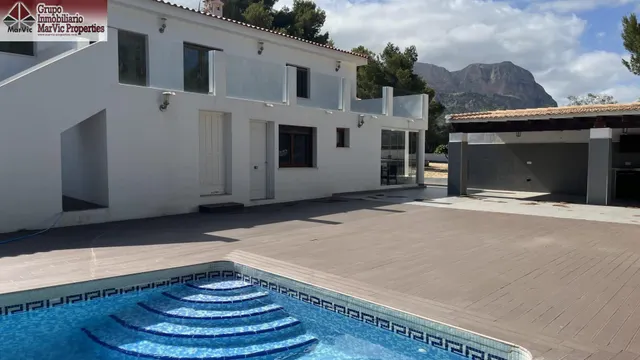 Exclusivo Chalet en La Nucía - Coloma con Piscina y Amplios Espacios — 5