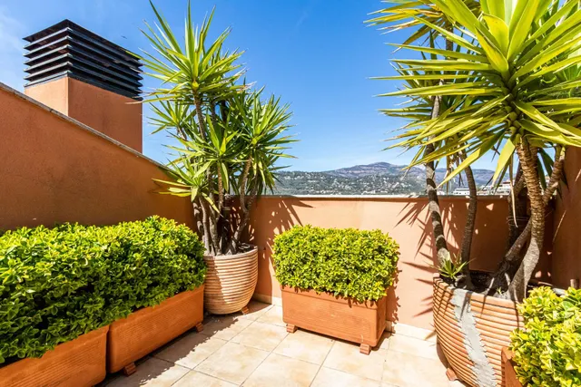 PRECIOSA CASA DE LUXE A LA ZONA DE L'ESGLÉSIA — 50