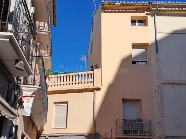 SE VENDE casa OKUPA en C Miguel Hernandez 8 de Carcaixent - foto 3
