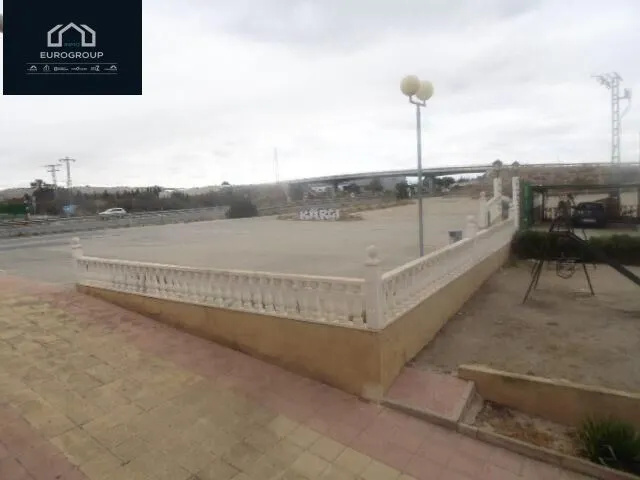 Se vende Hotel de 2 Estrellas , con 20 habitaciones en Murcia .www.euroloix.com — 47
