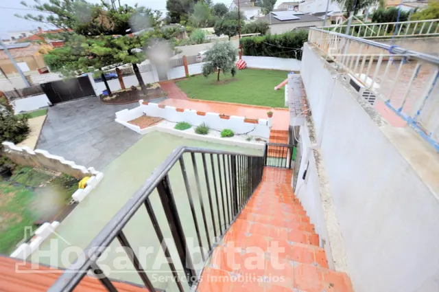 ¡Magnífico chalet! Amplio y lleno de luz, con piscina, terraza, garaje y parcela — 22