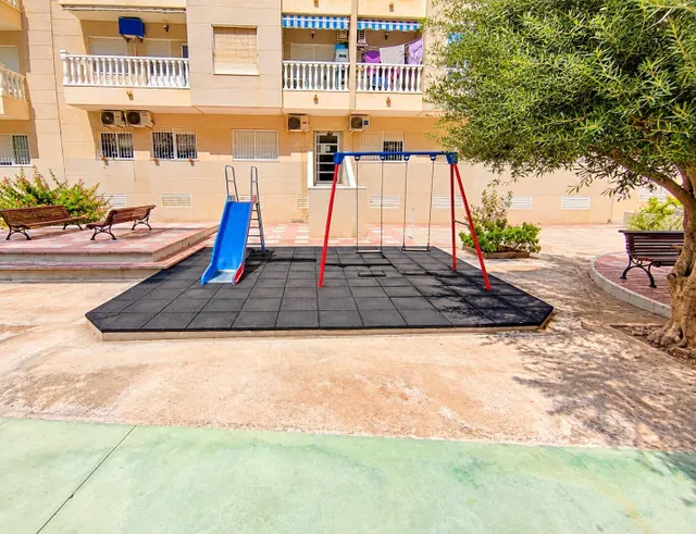Estudio con zona de dormitorio extra y piscina — 21