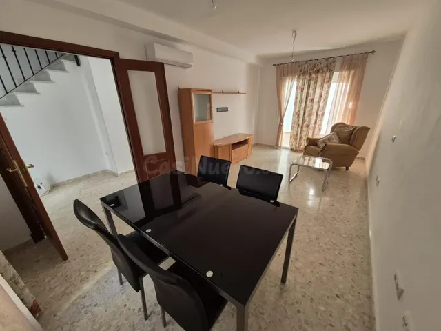 ALQUILER DE CASA UNIFAMILIAR EN ZONA EL PORTICHUELO - foto 4