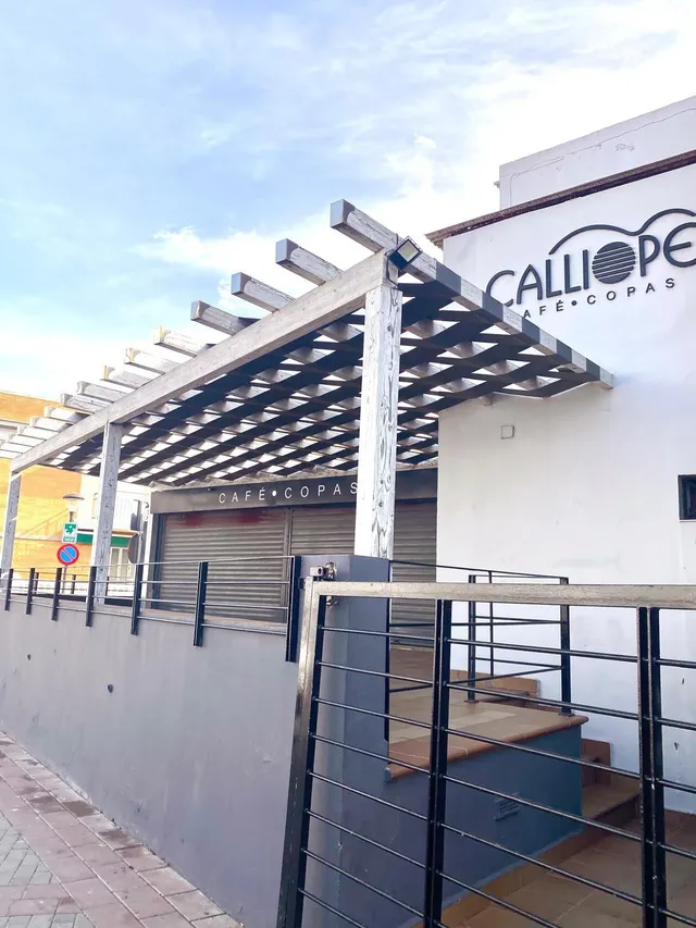 Negocio de hostelería en primera línea — 29