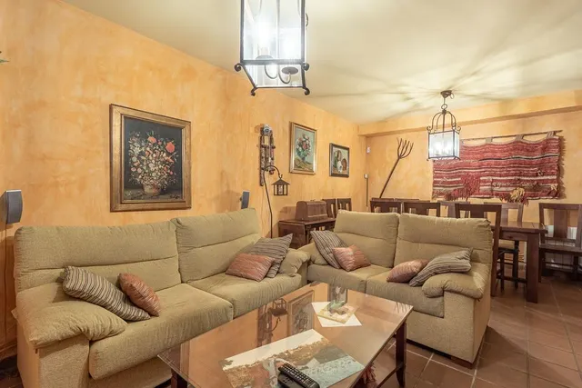 Encanto, luz y calidad de vida en Ogíjares, a un paso de Granada Vendemos esta casa — 35