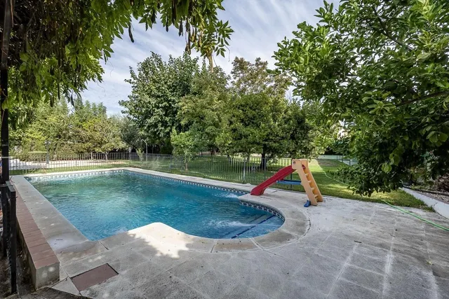 Espectacular Chalet en Ogijares - Ideal para Familias — 10
