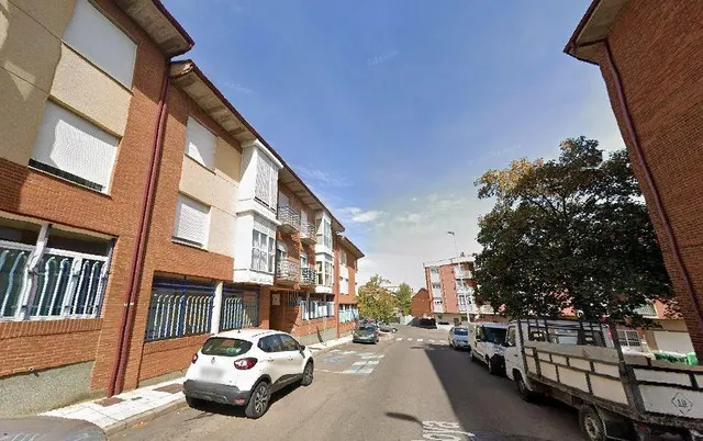SE VENDE piso OKUPA en C CAÑADA GOYA 2 de Villaquilambre - foto 2