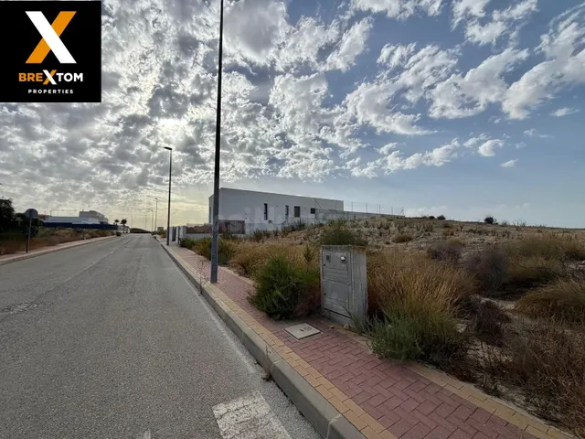 TERRENO URBANO EN EL CHORRICO CON PROYECTO Y LICENCIA DE OBR - foto 5