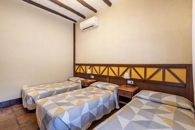 **NEGOCIO CONSOLIDADO DE EVENTOS Y ALOJAMIENTO TURÍSTICO EN UNA ESPECTACULAR FINCA ANDALUZA CERCA DE GRANADA** — 18