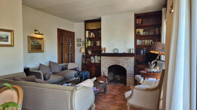 Precioso chalet con espectacular piscina y jardín autóctono — 43