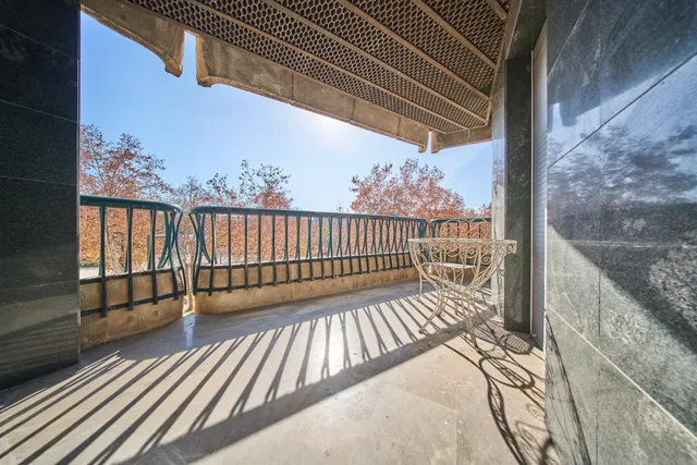 Residencia exclusiva en Paseo del Salón con vistas despejadas — 28