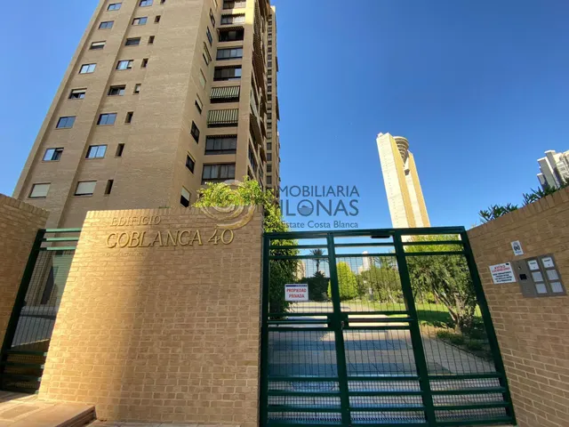 Piso de 4 dormitorios en el corazón de la Playa de Poniente, perfecto para ti y tu familia. — 15