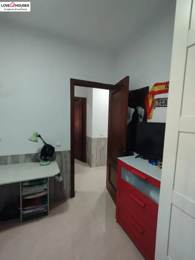 OPORTUNIDAD CHALET CON PISCINA – ZONA PAGO DEL HUMO — 31