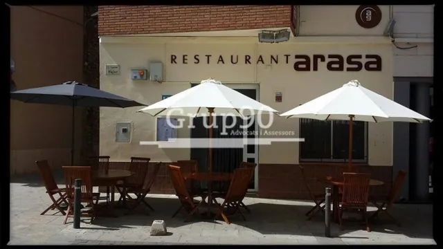 Hostal-Restaurante en la plaza del pueblo — 18