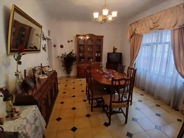 Gran finca urbana en el centro. — 2