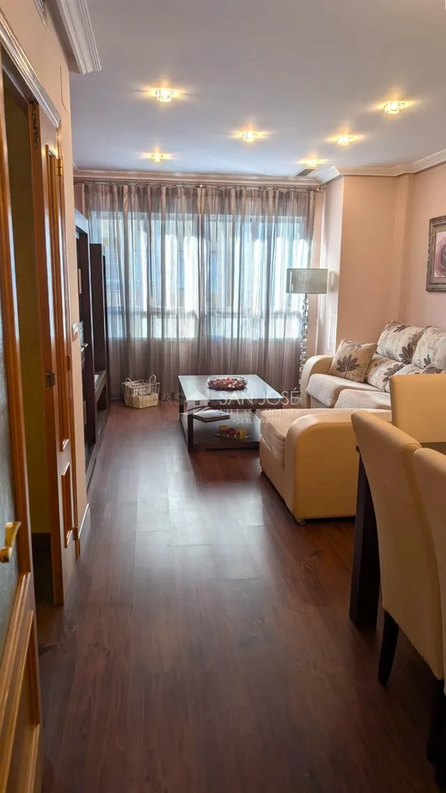 PISO CON 4 habitaciones EN AUSIAS MARCH, NOVELDA