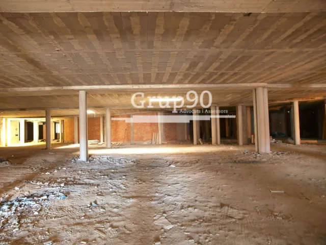 EL LOCAL IDEAL PARA TU NEGOCIO, 2.000M2 EN LLEIDA — 5