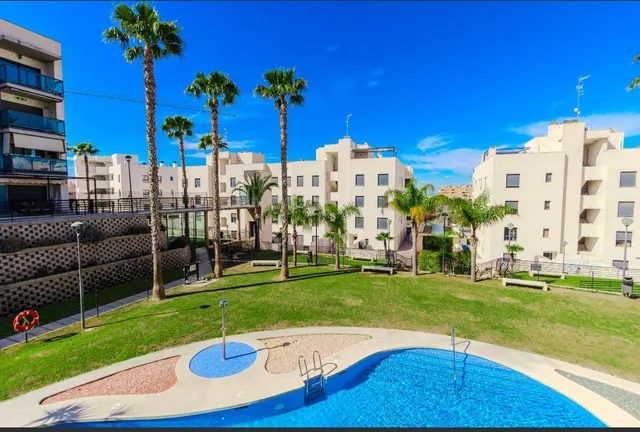 Luminoso piso de 3 dormitorios con piscina y pádel en Comunidad Bahía — 27