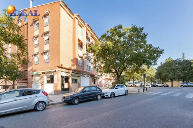 VENTA DE LOCAL EN URBANIZACION PARQUE NUEVA GRANADA (GRANADA) — 16