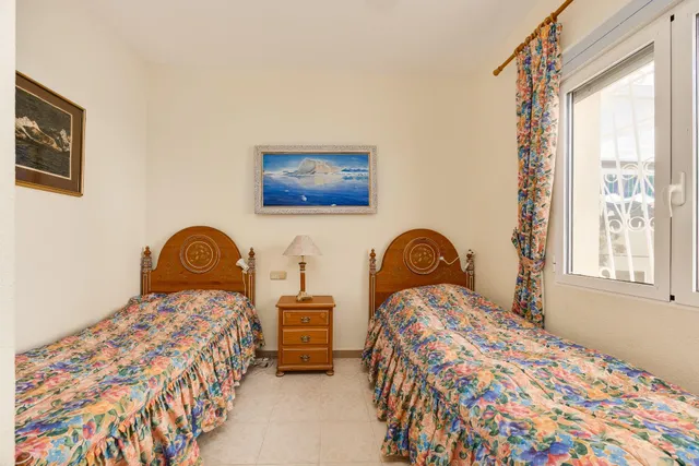 Venta de Villa Independiente con piscina Villamartín Orihuela Costa — 42