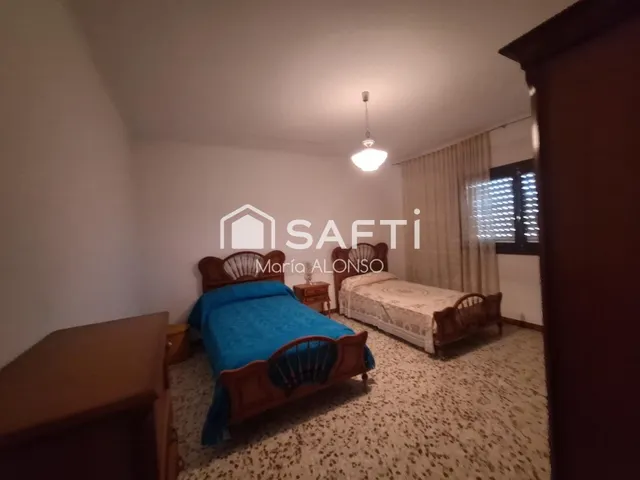 Amplia vivienda,con terraza y muchas posibilidades — 13