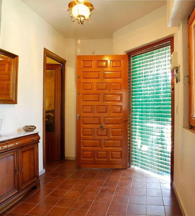 Parcela, con casa y nave — 8