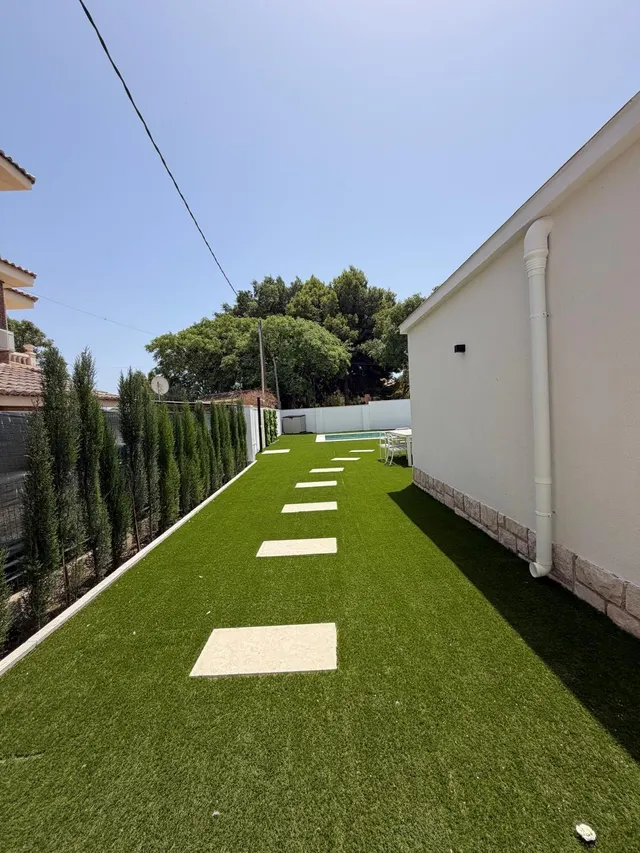 VENTA DE ESPECTACULAR CHALET INDEPENDIENTE DE LUJO HACE ESQUINA — 47