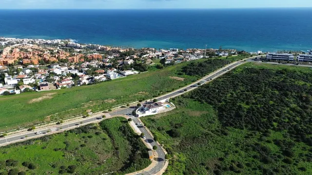 Parcela 4 habitaciones en venta - Costa Del Sol — 25