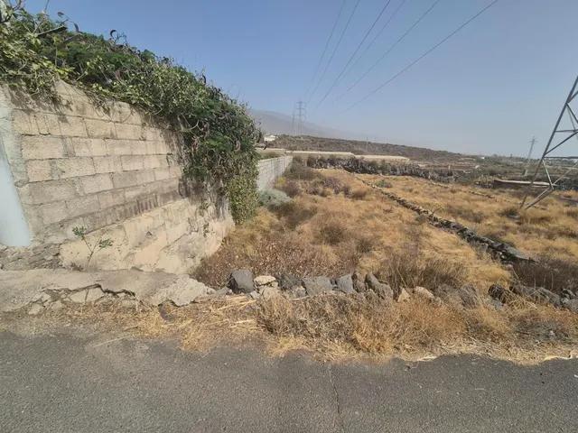 TERRENO ARAFO — 6